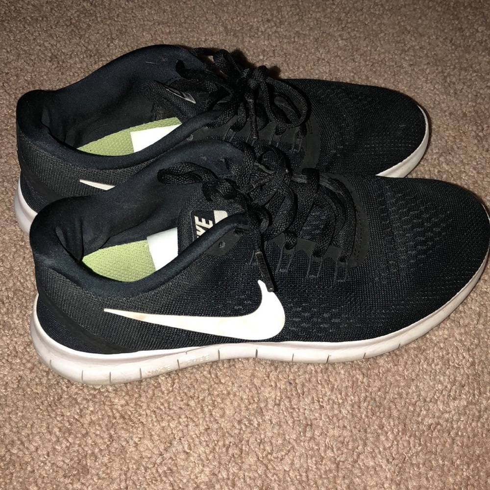 Nike tennis shoes